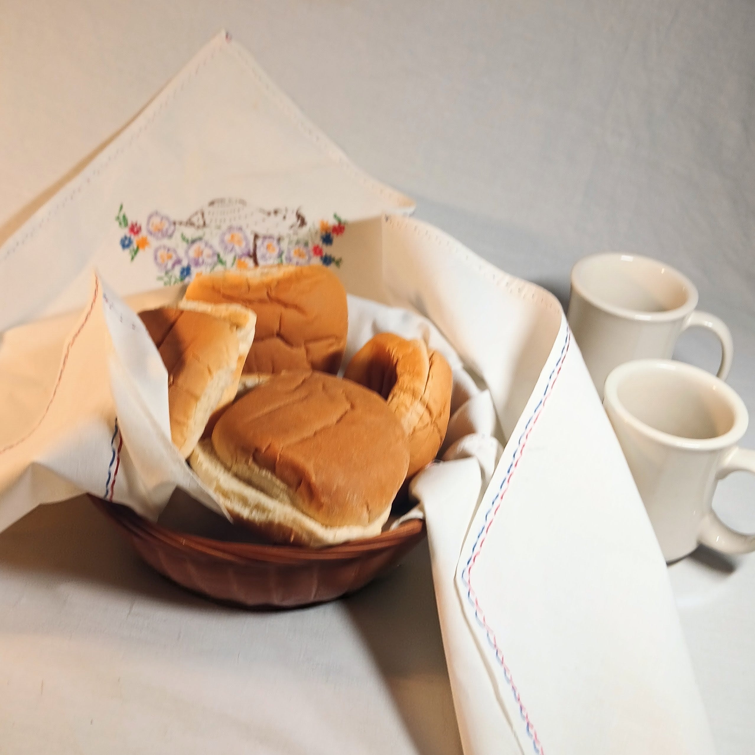 Vintage Hand Embroidered Basket Liner / Bread Cover