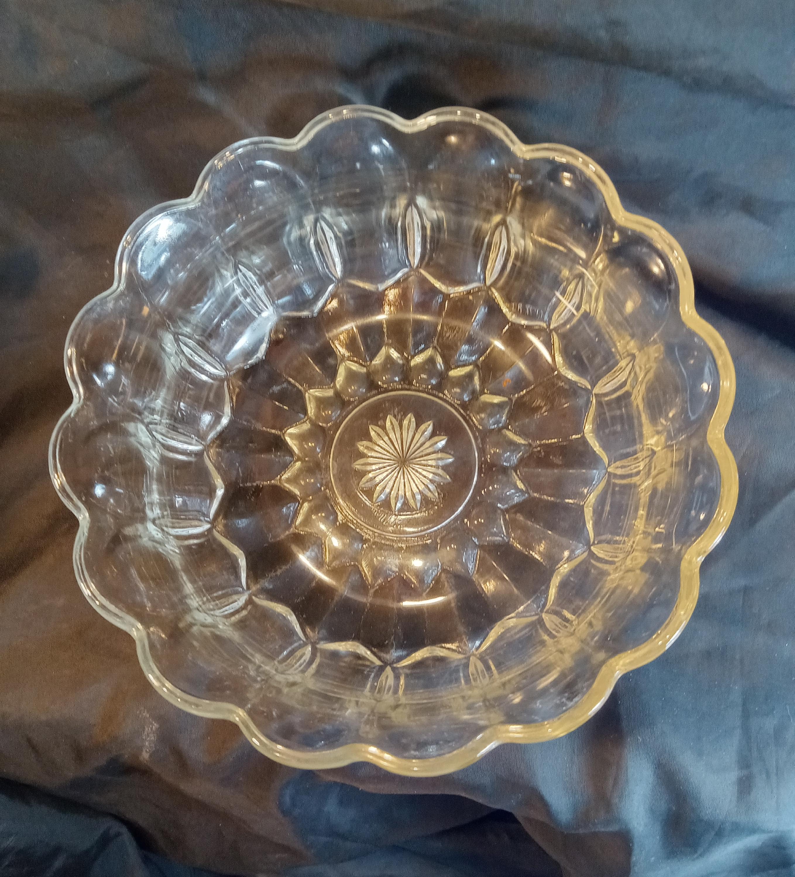 Anchor Hocking Fairfield Glass Fruit Bowl Scalloped Rim Vintage Centerpiece
