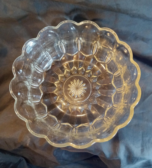 Anchor Hocking Fairfield Glass Fruit Bowl Scalloped Rim Vintage Centerpiece