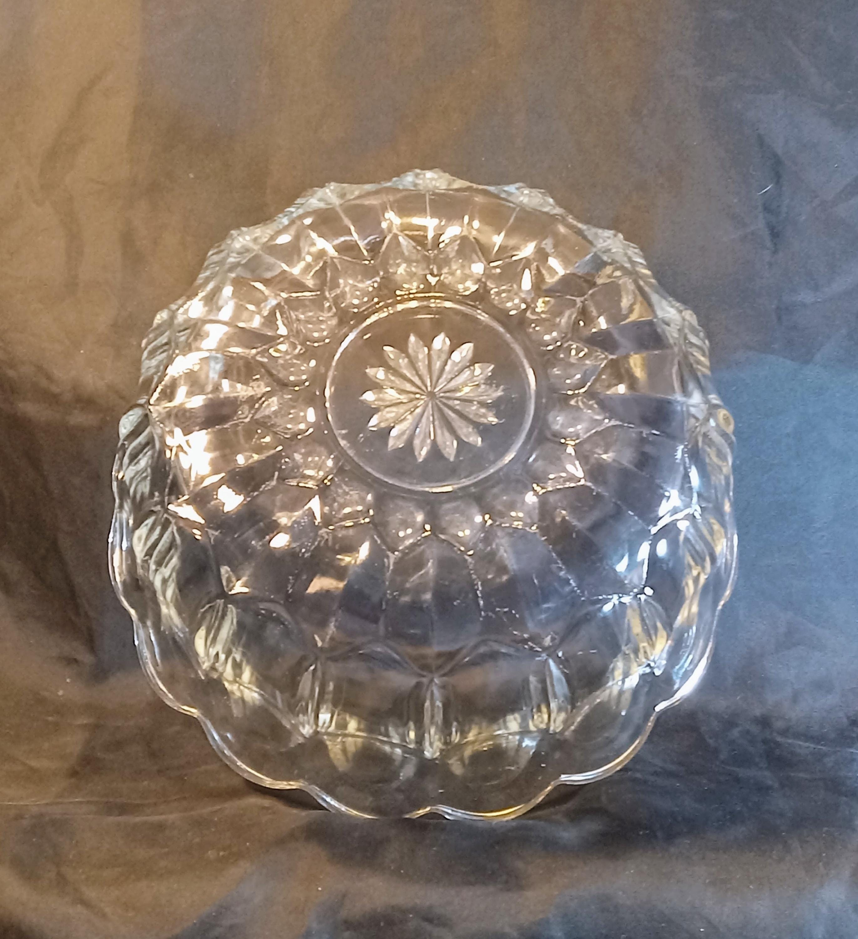 Anchor Hocking Fairfield Glass Fruit Bowl Scalloped Rim Vintage Centerpiece