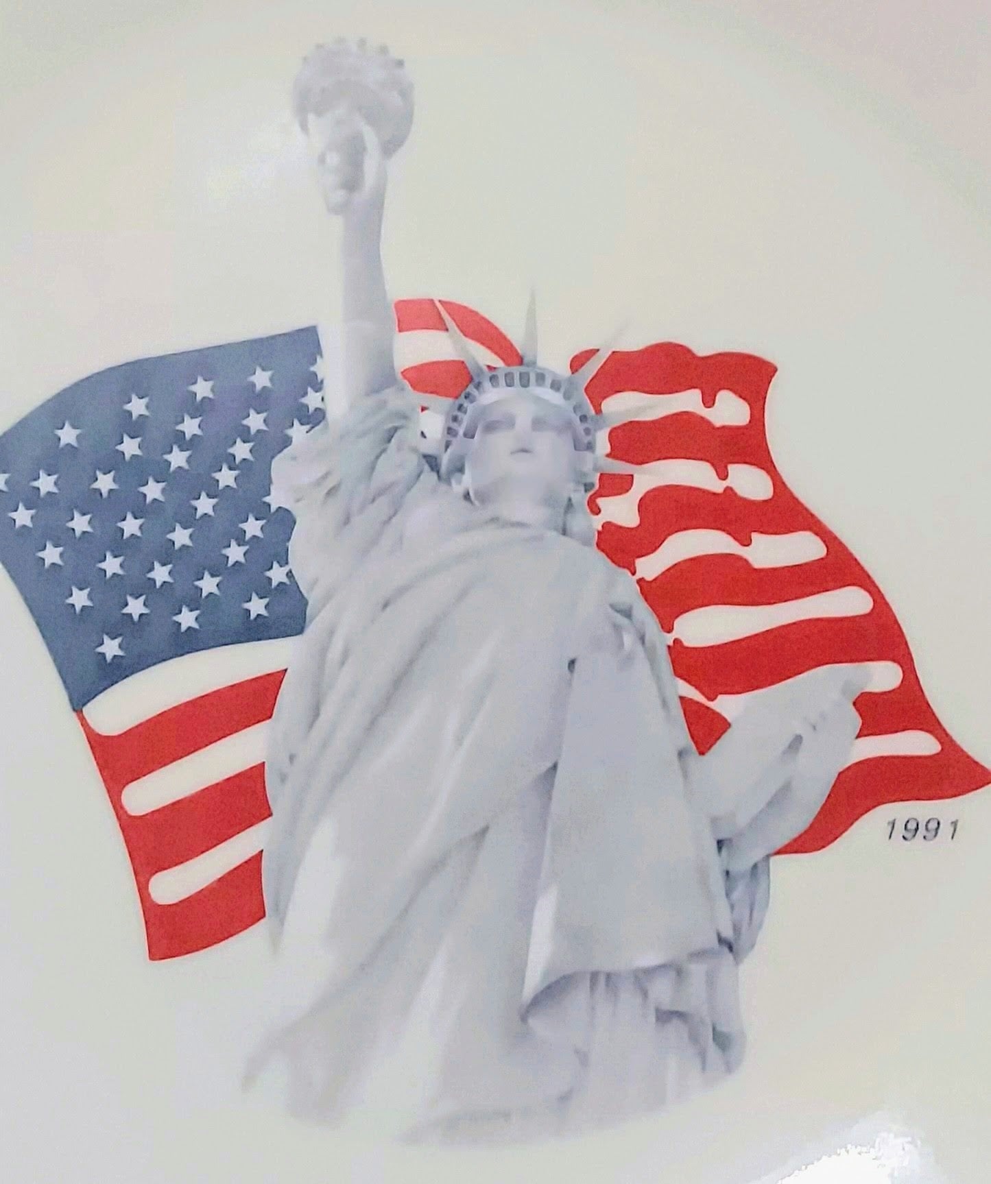Vintage 1991 Corelle Liberty Statue of Liberty Dinner Plate 10.25" Patriotic Red White Blue USA Flag