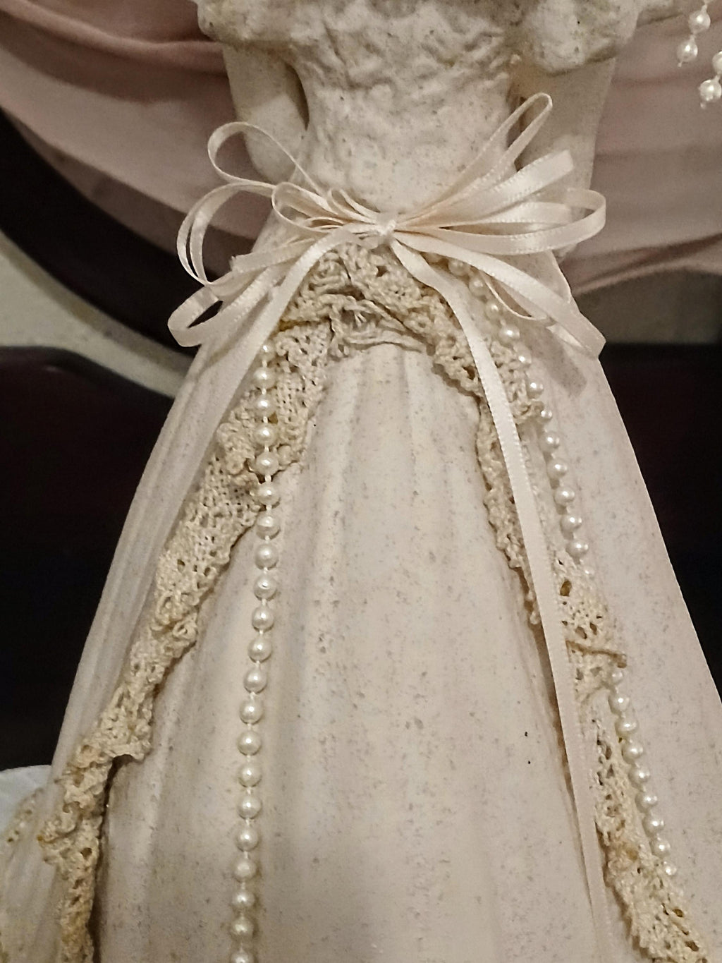 Vintage Victorian Lady Statue - Romantic Decor 1990