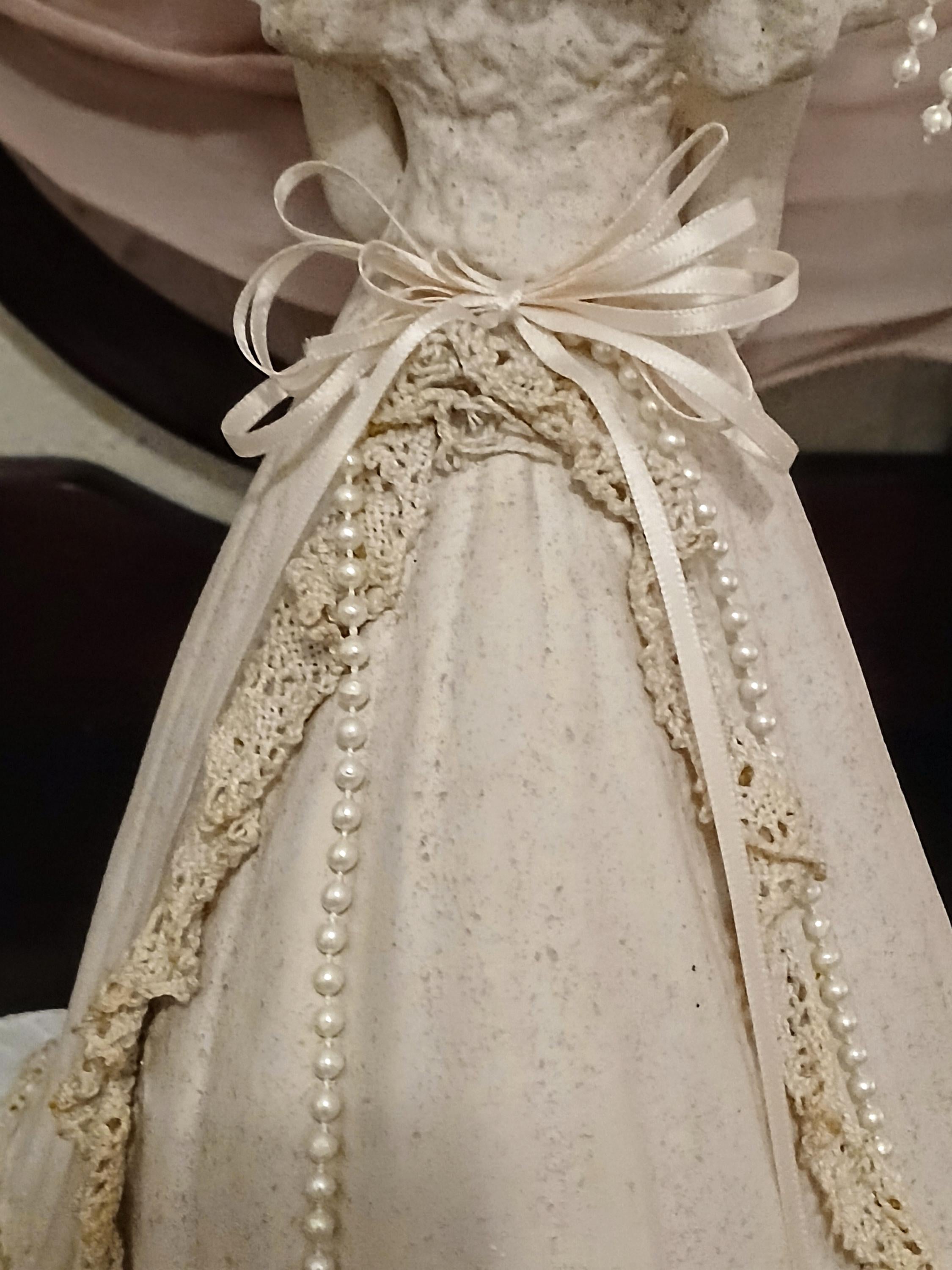 Vintage Victorian Lady Statue - Romantic Decor 1990