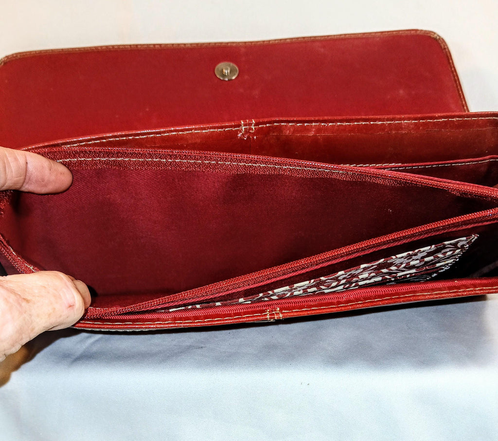 Vintage Fossil Red Leather Clutch/Handbag - Y2K Model