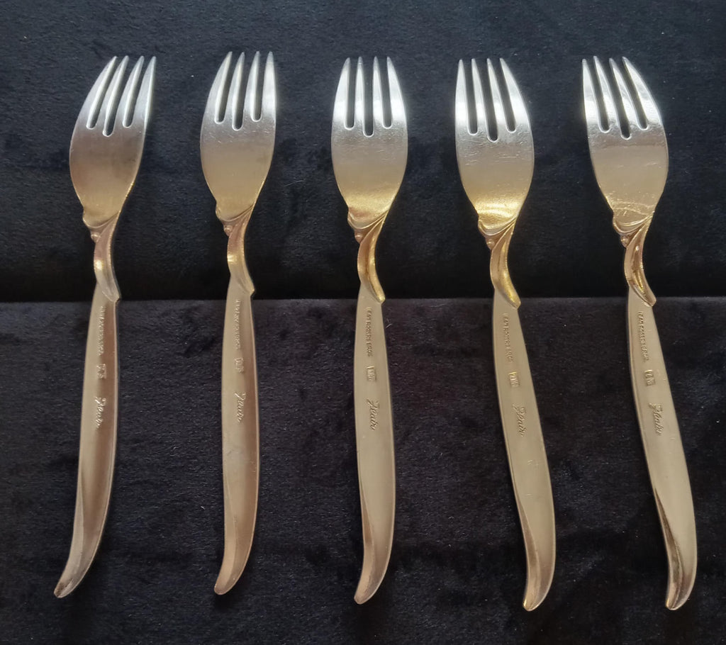 Vintage Silverware - 1847 Rogers Brothers  - 26 Piece Set